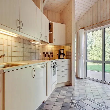 Thomasine - 1-5km From The Sea By Interhome *