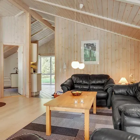 Сasa de vacaciones Thomasine - 1-5km From The Sea By Interhome *